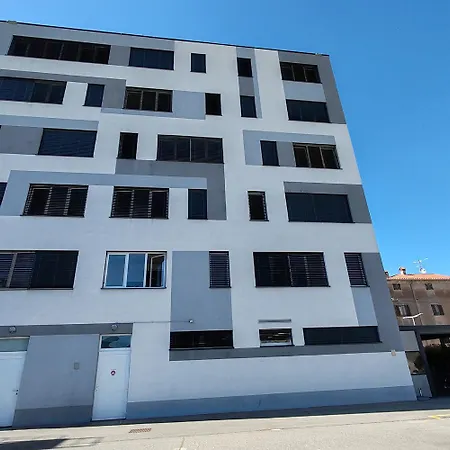 Domus Auberge de jeunesse *