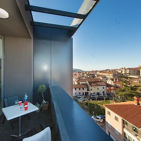 Domus * Koper