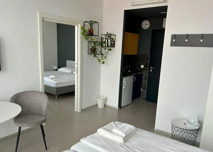 호스텔 도무스 *