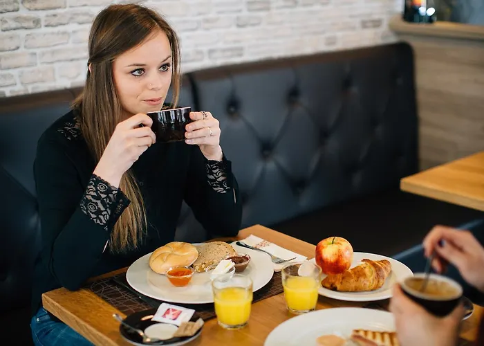 호스텔 도무스 *