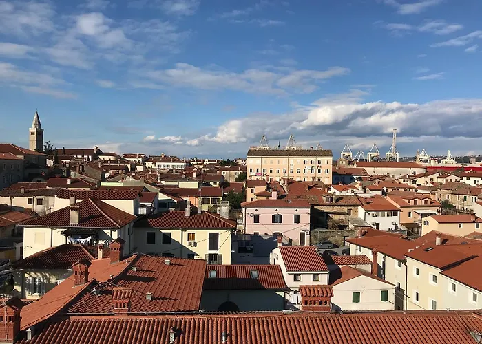 多莫斯别墅旅舍